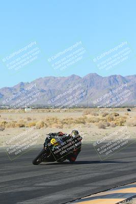 media/Jan-10-2025-CVMA Friday Practice (Fri) [[489e0da257]]/Group 4 and Trackday/Session 2 (Turn 4 Inside)/